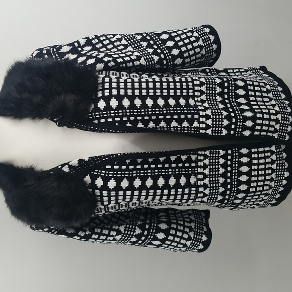 Chico's Convertible Cardigan Jacket with Removable Faux Fur Collar - Picture 10 of 10